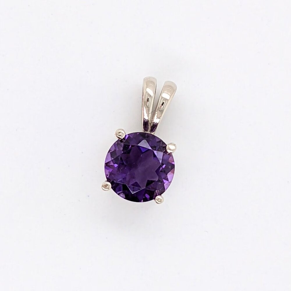 Zambian Amethyst Pendant in Solid 14K Gold | 7mm Round Shape